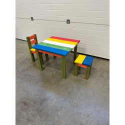 Table enfant en bois multicolore avec chaise enfant en bois multicolore et tabouret en bois pour enfant multicolore