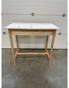 Table haute en bois naturel