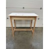 Table haute en bois naturel