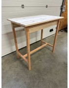 Table haute en bois naturel