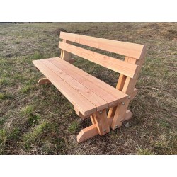 Banc public en bois