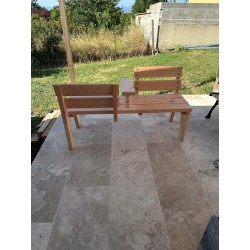 Banc confident en bois naturel