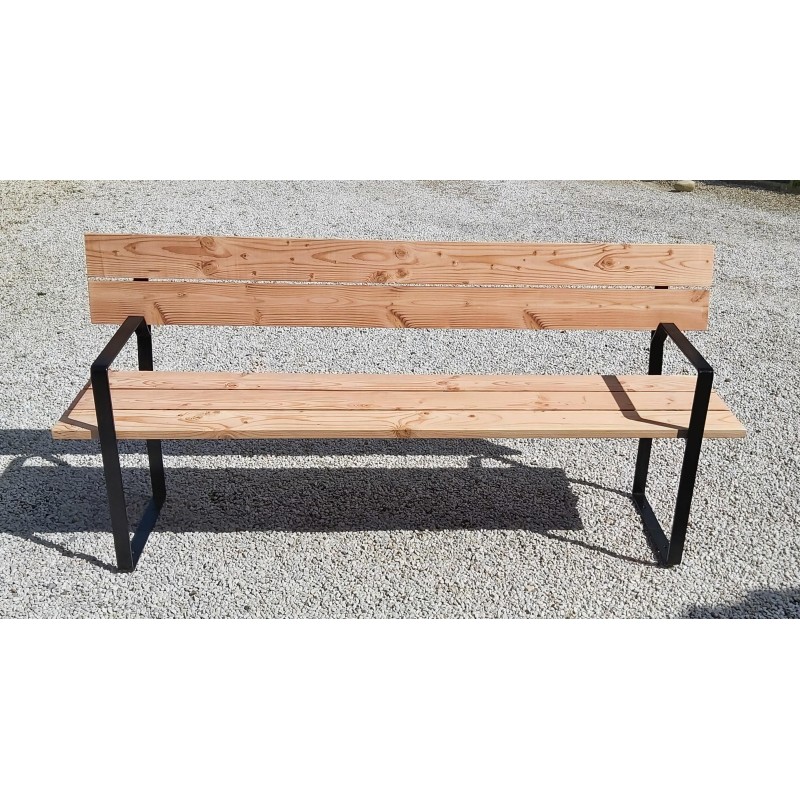 Banc en bois extérieur - Pieds et accoudoir en métal Banc en bois extérieur - Pieds et accoudoir en métal
