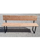 Banc en bois naturel avec dossier et pieds en métal noir