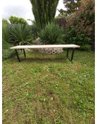Banc en bois naturel avec ces pied en métal noir