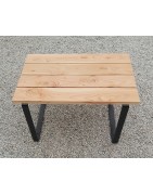 Table basse en bois naturel avec ces pieds en métal noir