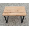Table basse en bois naturel avec ces pieds en métal noir